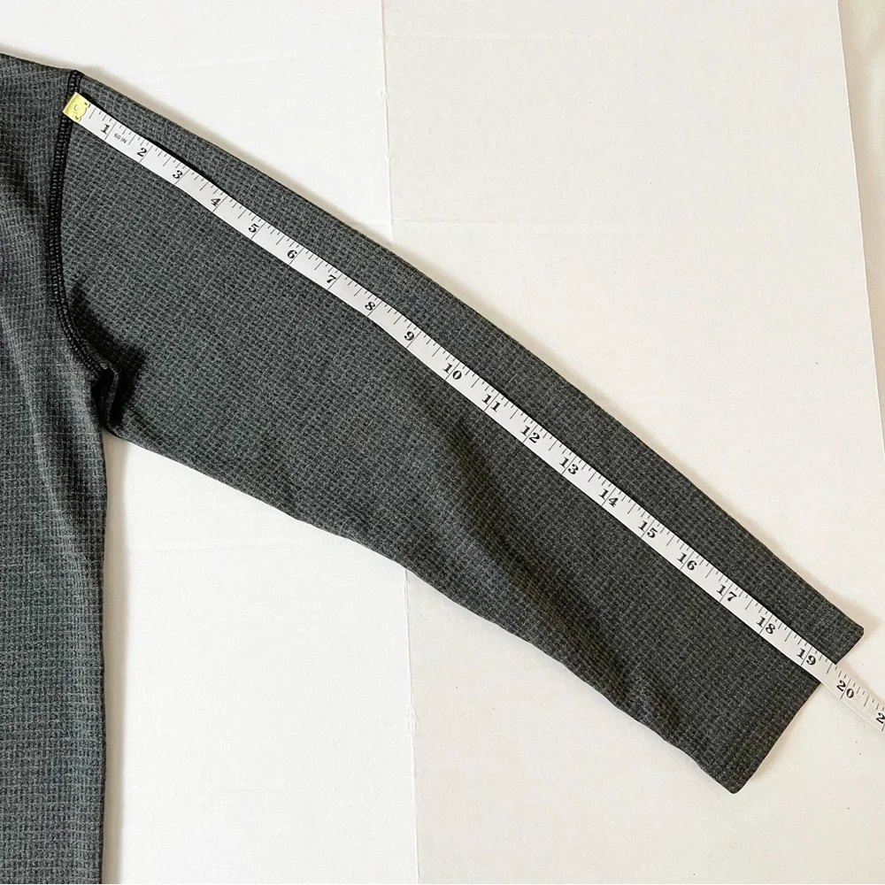 OLD NAVY ACTIVE Boy’s Go Dry Gray Long Sleeve Top - XL